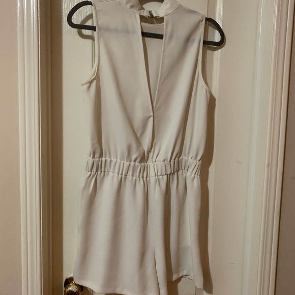 Topshop Romper ⭐️⭐️GET THIS FREE WITH PURCHASE 50$🆙⭐️⭐️ - Picture 3 of 6